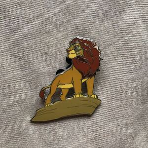  Lion King simbamfasa pin badge abroad Disney pin bachi pin trailing WDW hole high m Hong Kong on sea Paris 