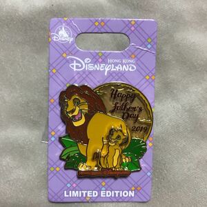 LE600 Hong Kong Disney Land Lion King pin badge abroad pin trailing Father's day simbamfasa limited pin bachi