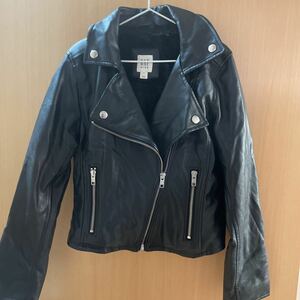 GAP キッズ　130 ライダースジャケット　フェイクレザー　中古　古着　ジュニア　ギャップ　mサイズ