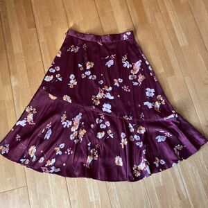 ロペピクニック花柄スカート