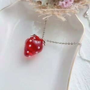#11 いちご ネックレス
