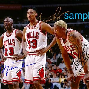 【送料無料】NBA ブルズ黄金期 最強メンバー マイケルジョーダン ピッペン デニスロッドマン 高画質 サイン フォトの画像1