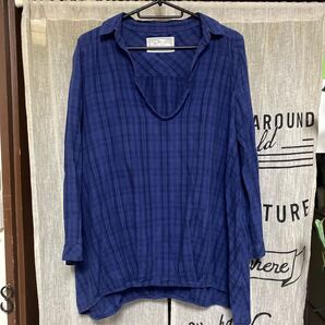 チェックシャツ