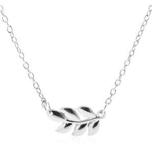 シンプルで合わせやすい! リーフネックレス(シルバー) クリスマス プレゼント 正月 誕生日 ご褒美