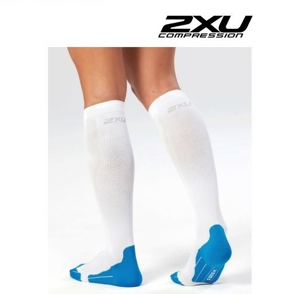 ◆新品◆オーストラリア発◆定価5400円◆2XU COMPRESSIONPERFORMANCERUNSOCKS WA2443e 白／青 レディースＳサイズ