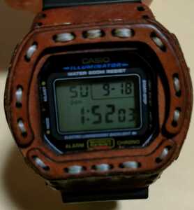 珍品!早い者勝ち！レザーカスタムベゼル仕様　CASIO G-SHOCK カシオG-SHOCK Gショック DW-5600　armadilloブランド本皮ベゼル