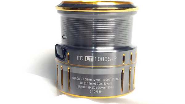 美品 ダイワ 21ルビアス 管理284B エアリティFC LT1000S-P スプール