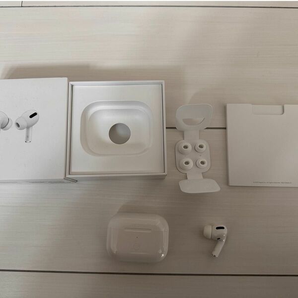動作品 air pods pro 新品互換ケース 右耳Apple正規品