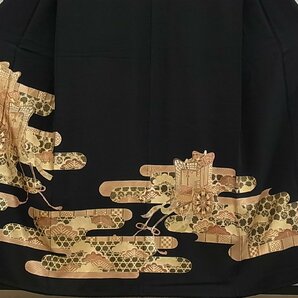 着物屋ほのか■豪華黒留袖 駒刺繍 萬壽染め ヱ霞御所車吉祥花文 本金箔 やまと誂製 逸品 ar0314の画像4