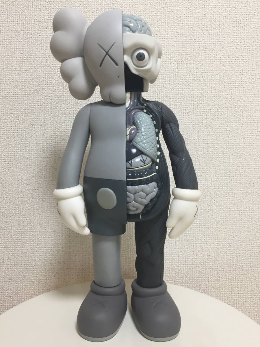 ヤフオク! -「kaws companion」(フィギュア) の落札相場・落札価格