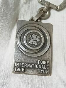 foire de lyon 1965 オジスキーホルダー　フランスアンティーク deswarte 作　augis