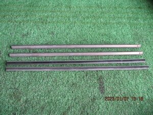 (038)T200 V Canter door top molding set 