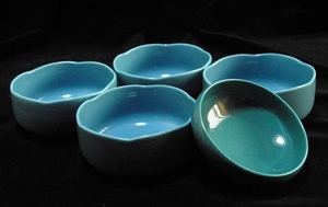 【昭和レトロ】蒼い美しい鉢　中４枚小１枚（m-75)【中古】【郵パック着払い】