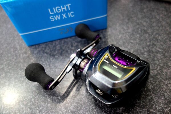 新品 正規品 ダイワ(DAIWA) 20 カウンター付ベイトリール 【LIGHT SW X IC】 釣り具 右ハンドル 両軸リール ソルトウォータ