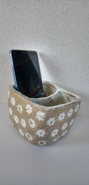 趣味の陶芸作品　スマホ入れ