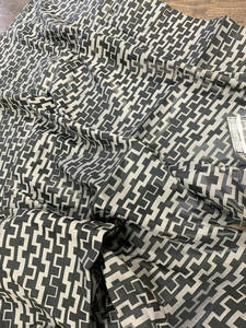 スミノエ織物店内サンプル品：モダン：シャープ：おしゃれなデザインカーテン：フラット仕様定価42,300円の品