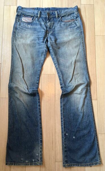 8.5@ 良品「DIESEL」ヴィンテージウォッシュ クラッシュ加工 微フレアジーンズ Sax SIZE:28(29-30相当) イタリア製