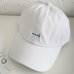 ユニセックス ロゴ刺繍 コットンカーブキャップ ボールキャップ オールシーズン UNISEX Cotton Ball Cap next ホワイト