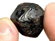 小さな満礬石榴石（スペッサルティン）単結晶・4-7・ 11g（中国産鉱物標本）_画像8