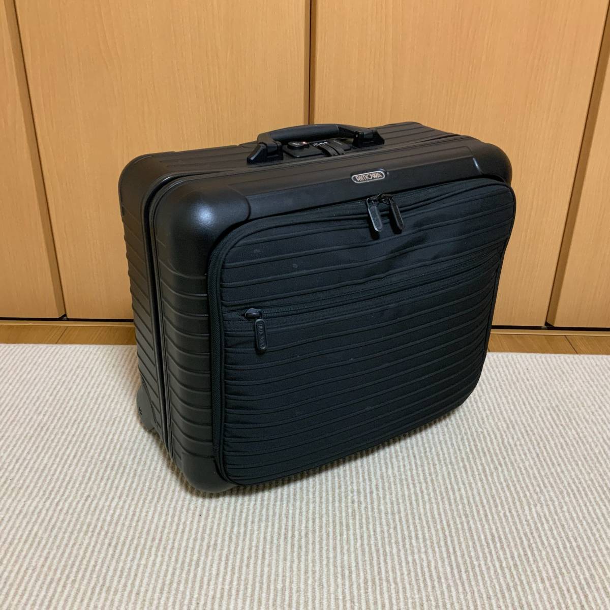 20400円アウトレット 店舗 価格 本日だけ割引セール ほぼ新品 RIMOWA