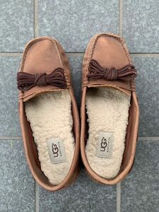 ugg モカシン　レディース