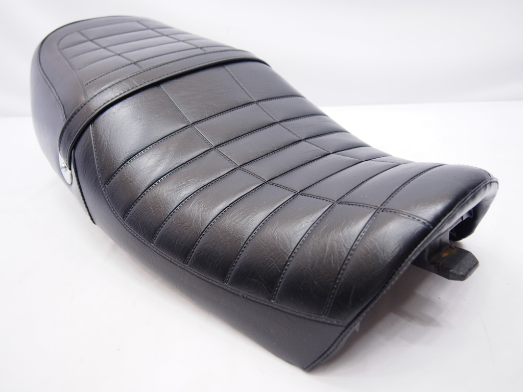 新着商品 ゼファー750純正シート 値段 中古 買取:6594円 シート ゼファー750純正シート