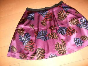  beautiful goods *MARC BY MARC JACOBS satin print pleat SK* size 2