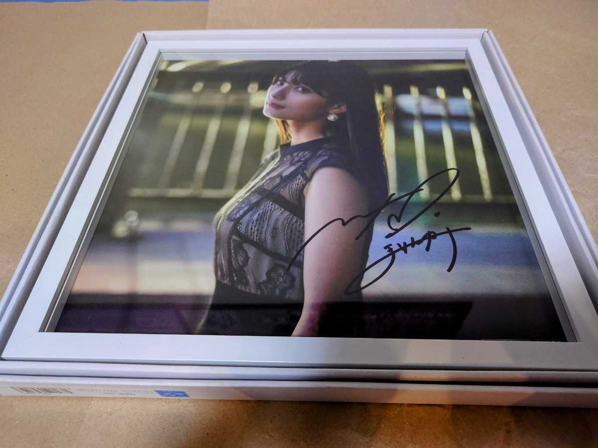 直筆サイン入り写真パネルの値段と価格推移は?|91件の売買情報を集計 ...