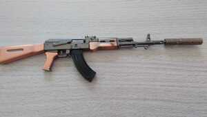 1/6スケール ミニチュアライフルキーホルダー　AKM AK47　 ミニチュアガン　モデルガン　ミリタリー