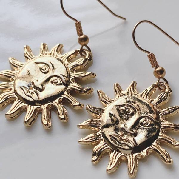 ピアス 太陽 ギザギザ お日様 顔 フックピアス Vintage jewelry accessories 0656