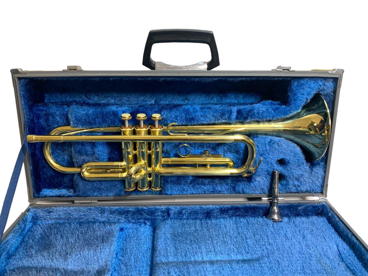 大人も着やすいシンプルファッション Nikkan YAMAHA トランペットYTR