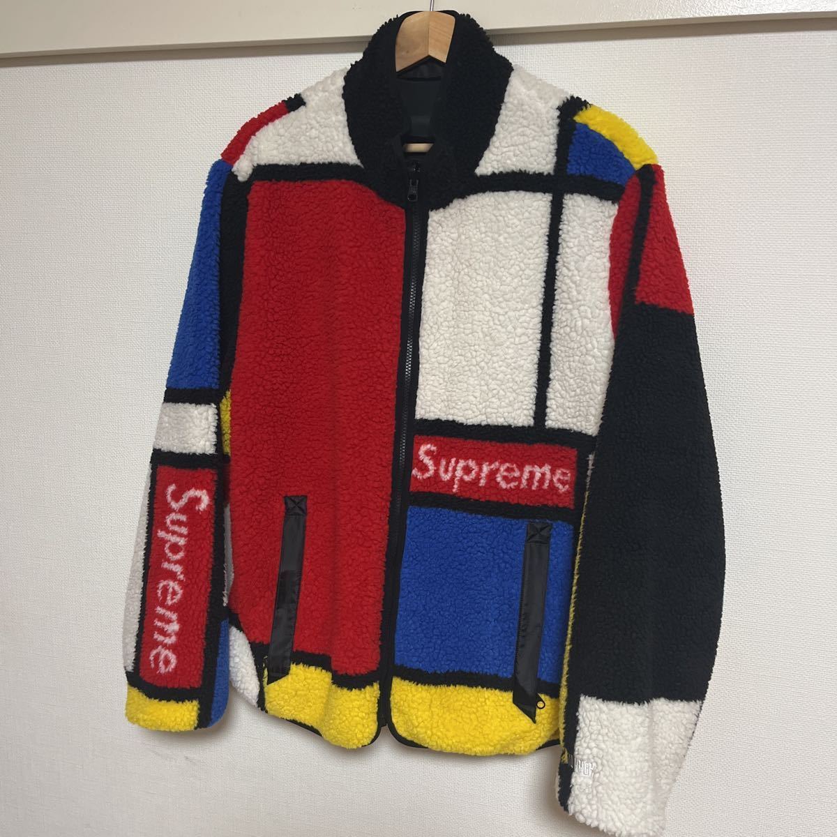 ヤフオク! -「supreme reversible jacket」の落札相場・落札価格 ヤフオク! -「supreme reversible jacket」の落札相場・落札価格