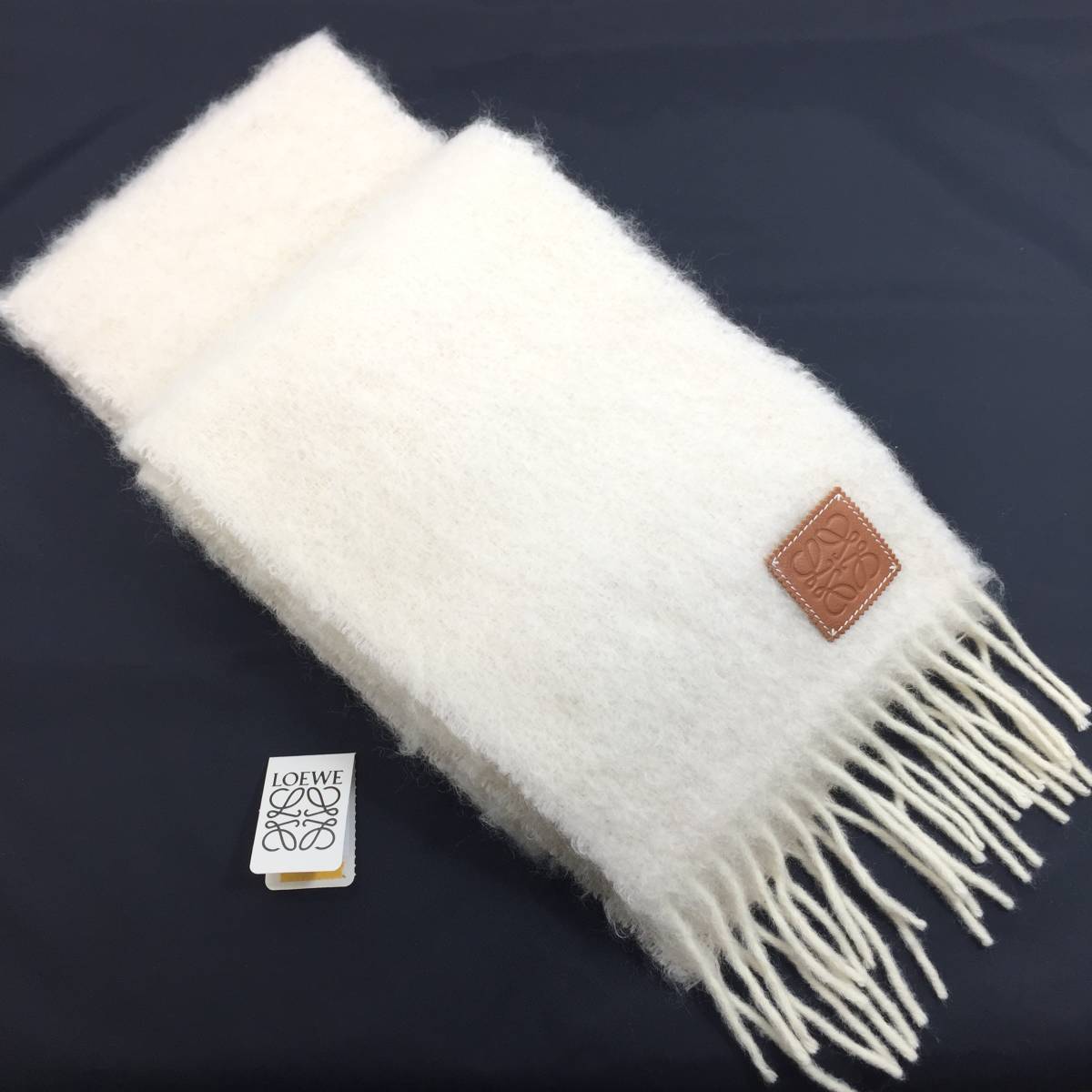 ロエベ マフラーの値段と価格推移は?|110件の売買情報を集計した ...