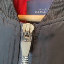 【BASIC ZARA MAN】中綿入りMA-1ジャケット　ネイビー　Mサイズ　着丈64身幅51肩幅41袖丈54 ザラ　メンズ　補修あり　フライトジャケット_画像2