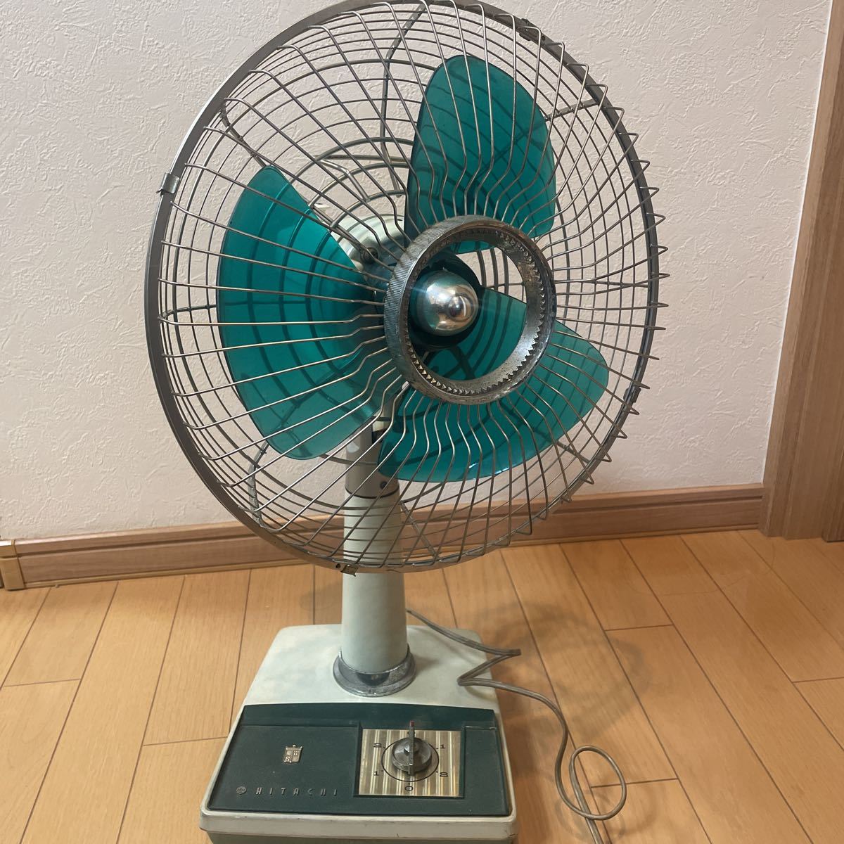 HITACHI レトロ扇風機 扇風機 冷暖房/空調 家電・スマホ・カメラ 再