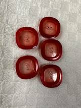 3718　約16㍉ 　赤系　 ボタン ５個セット　ビンテージ　 未使用品　手芸　裁縫　ハンドメイド　DIY　リメイク_画像1