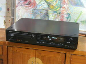 [ real power model ]**DENON DCD-700 CD player. at that time regular price Y49,800 reproduction excellent..**ten on Denon 