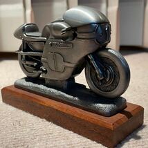 ハーレー　harley davidson 1955 KR-750 roadracer pewter replica museum collection 木製台座 金属製 ピューター レア物 美品 箱付き_画像4