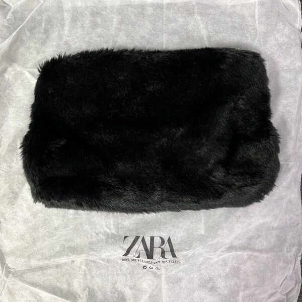 《ZARA》ファークラッチバッグ