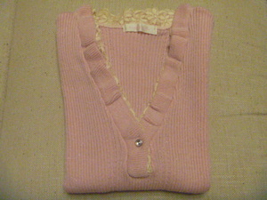 中古美品　日本製　かわいい　サーモンピンクのニットセーター　