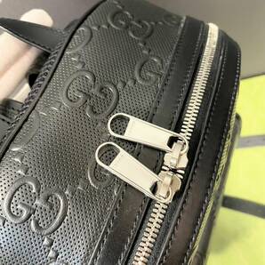 新作 極美品 未使用保管品 GUCCI グッチ GGエンボス バックパック 658579 レザー ブラック リュックサック リュック 定価２７５，０００円の画像8