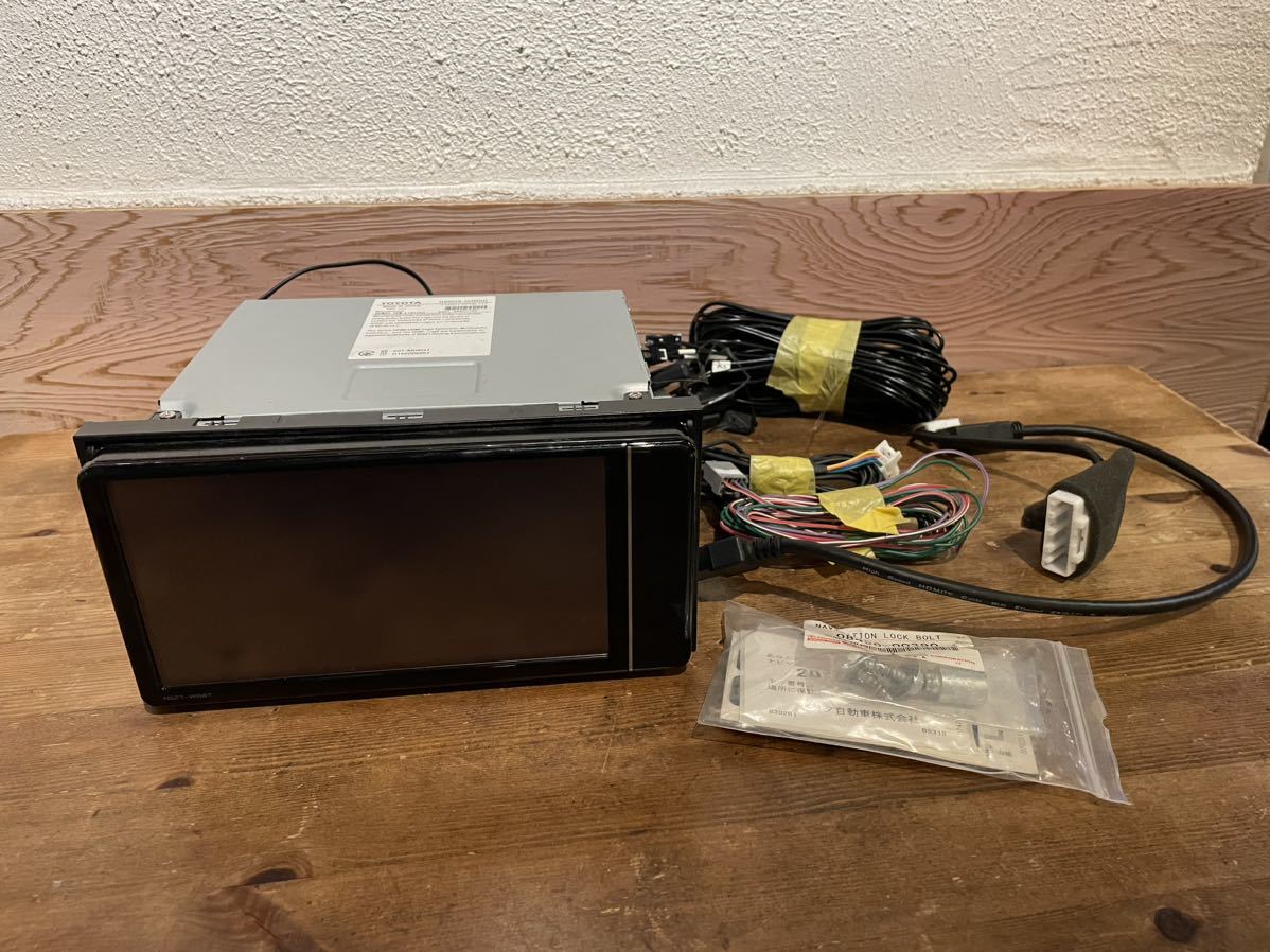 トヨタ純正カーナビSD NSCN-68 NSLN-68用 中古品