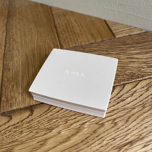 RMK スプリングブレイズデュオアイシャドウ 02