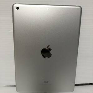 Apple iPad 第5世代 A1822 MP22G2J/A 32GB Wi-Fiモデル シルバーの画像2