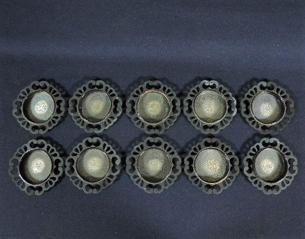 使い勝手の良い 時代物 襖引手装飾金具 16点 ボード一覧見本集 彫金