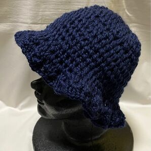 【値下げ！】紺色系柔らかめのつば〜手編み帽子【No.57】M〜ＸＬサイズ　お母さんの作った手編み帽子〜