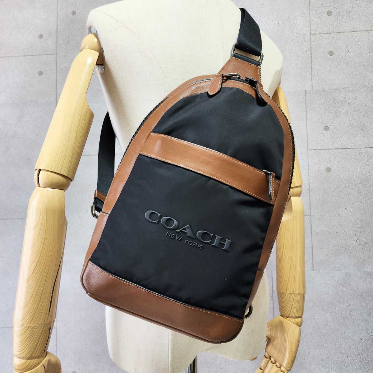 中古 コーチ ボディバッグ レザー シグネチャー 70858 メンズ チャーム