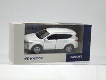 韓国ミニカー　HYUNDAI ヒュンダイ　SANTAFE（サンタフェ）ホワイト 1/38_画像2