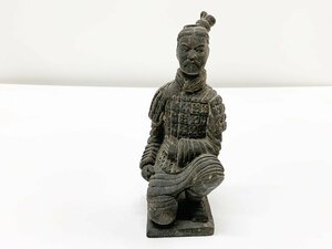 中国秦俑　兵馬俑　置物　人形　年代物　彫刻　レプリカ　骨董　オブジェ　高さ16cm