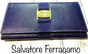 美品【Salvatore Ferragamo】 サルヴァトーレ フェラガモ ヴァラ 2つ折 長財布 紫 ＰＵＲＰＬＥ 22 3059 型押しレザー リザード調